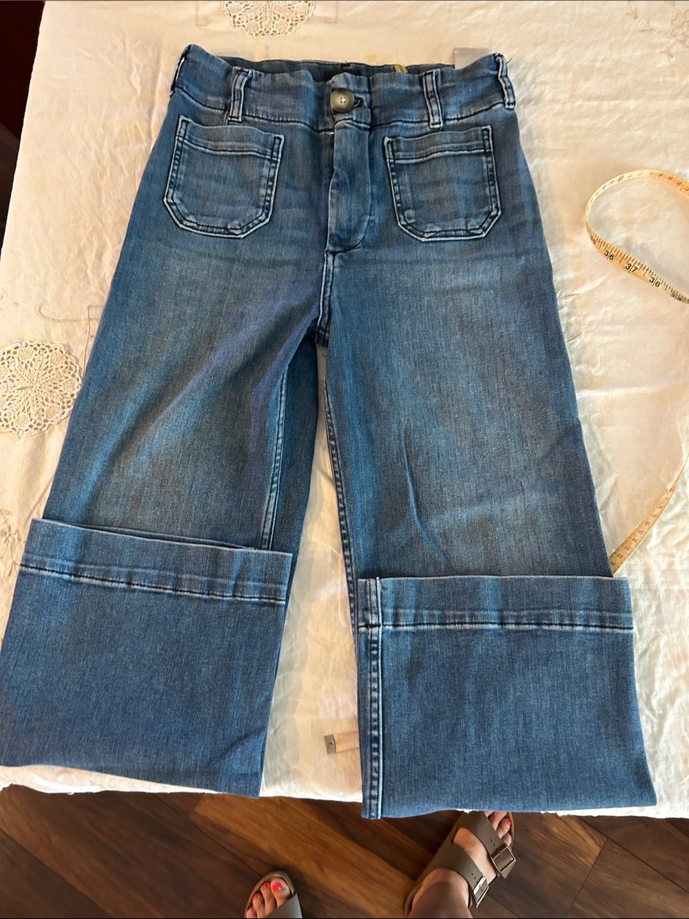 Maeve Wide-Leg Cuffed Jeans in Medium Blue Wash sz 26
